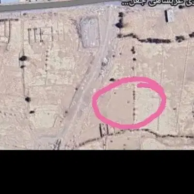۲۰۰ متر زمین