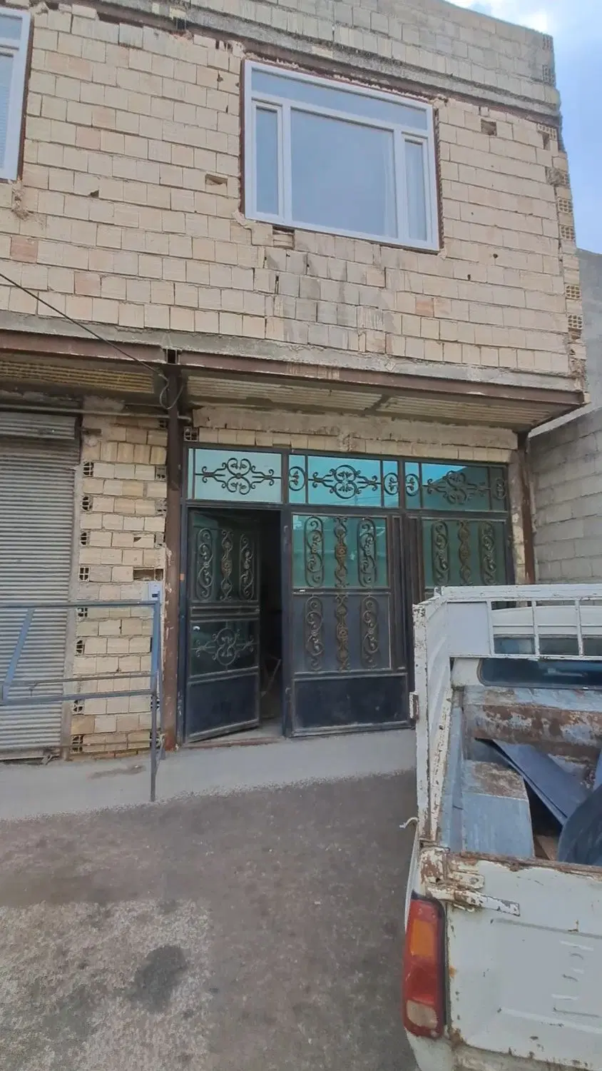 منزل مسکونی در یک طبقه وپیلوت