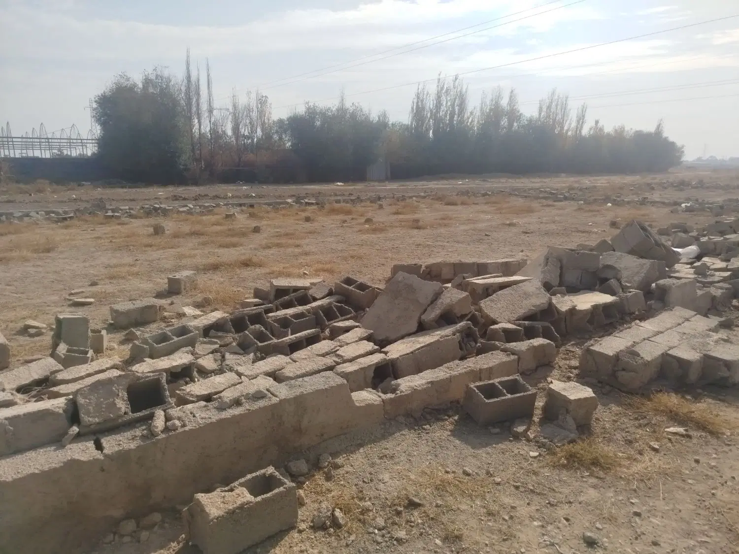 زمین چهار دیواری ۳۰۰متری فروش یا معاوضه با ماشین