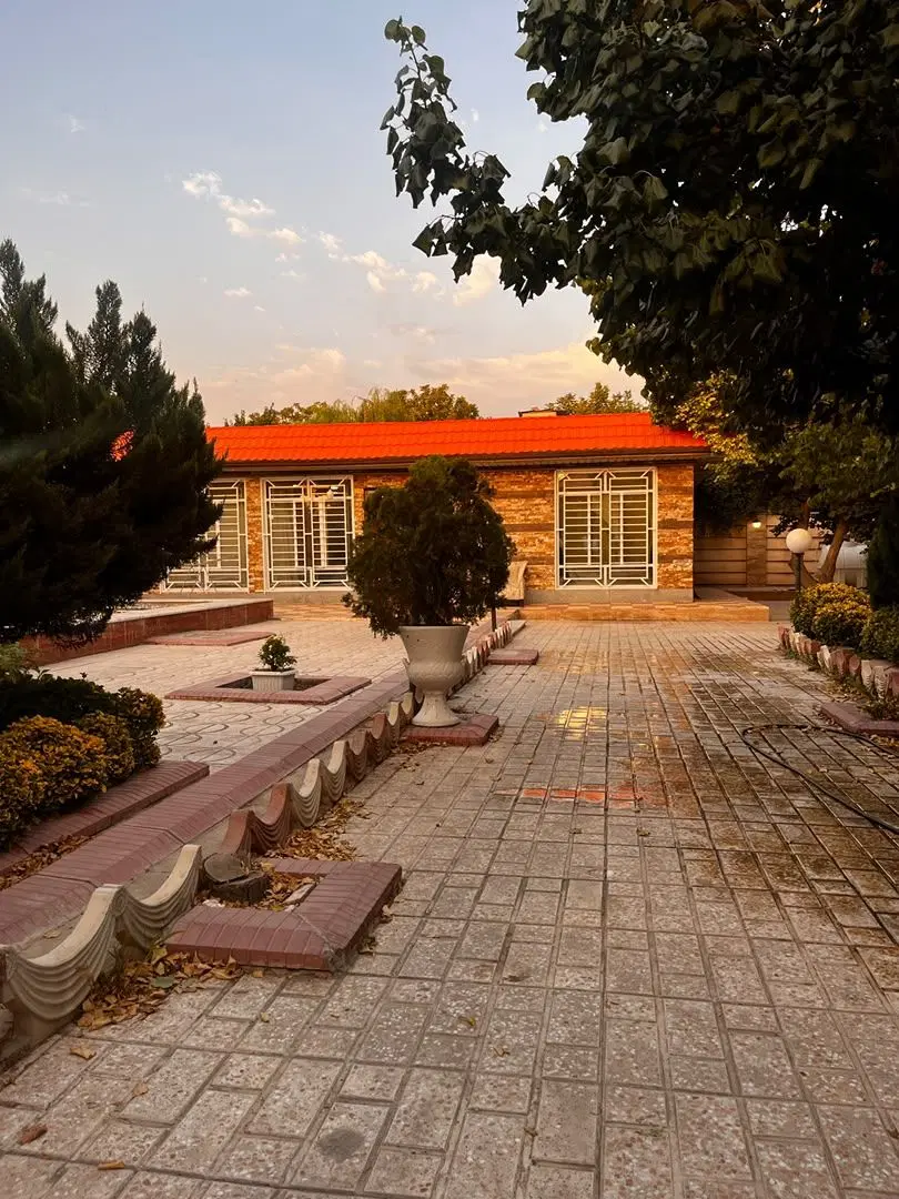 اجاره سالیانه باغ ویلا ۷۰۰ متری