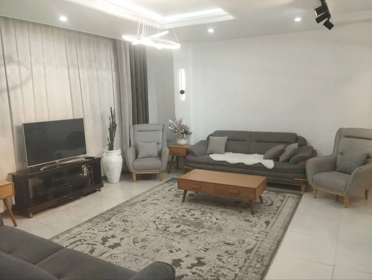 آپارتمان ۷۰متری خوش نقشه و شیک  در اندیشه فاز۱