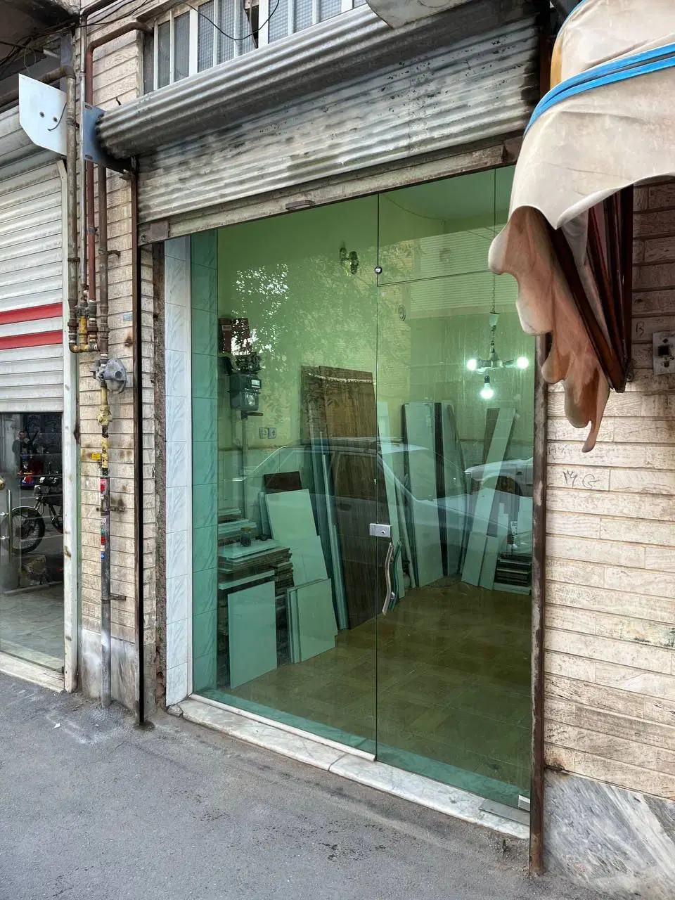 مغازه ۱۲ متری مسیر بهار حجتی فیضیه رهن و اجاره