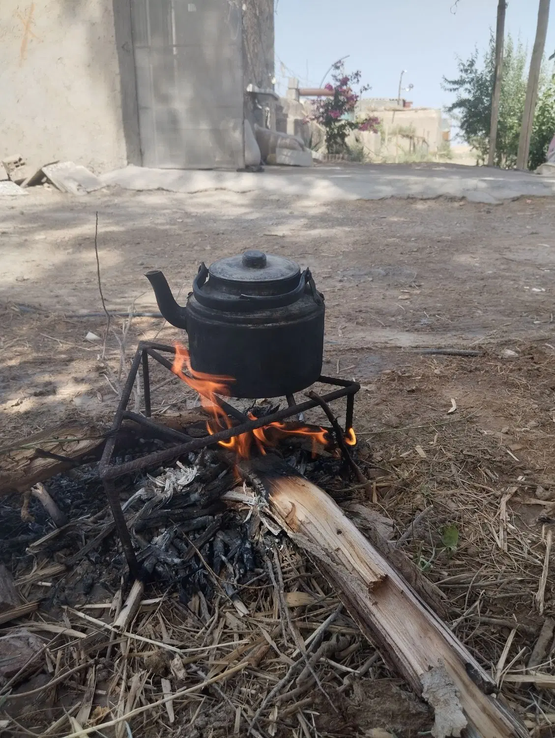 خونه با آب و برق رایگان