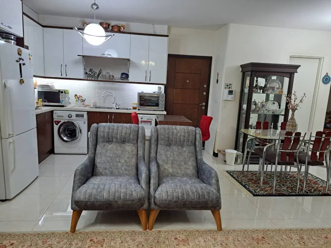 ۷۱ متر ۲ خواب خوش نقشه نورگیر تاپ لوکیشن دبستان