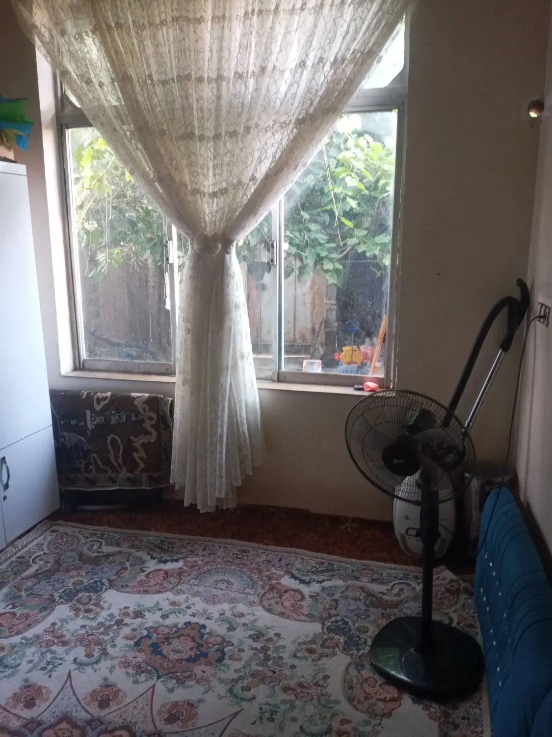 خانه ۱۸متری دربست کامل داخل شهرحیاط ماشین رو