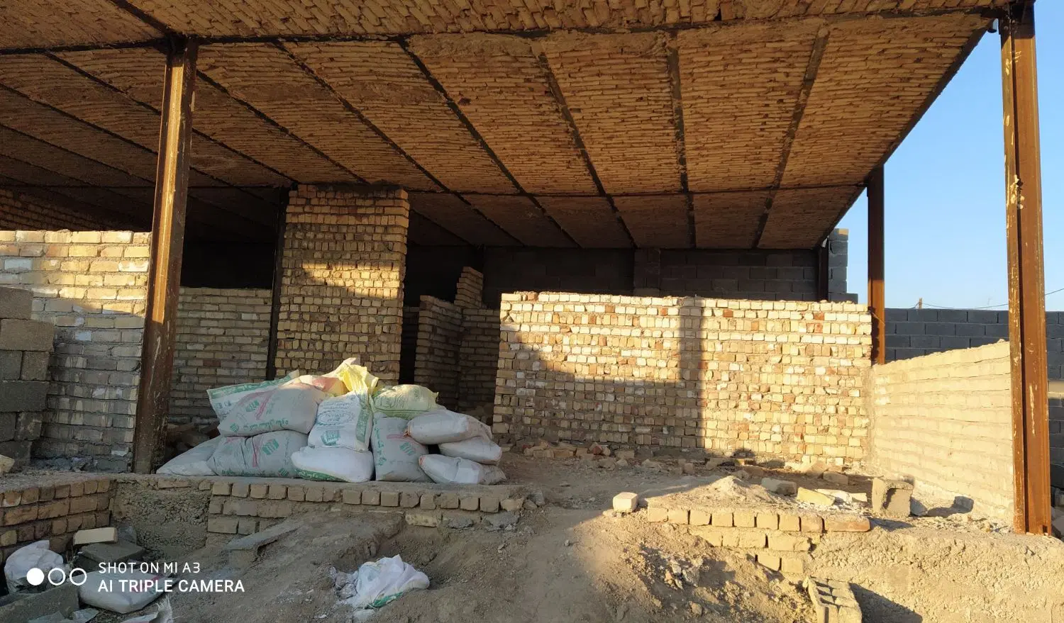 نیمه کاره فروشی قشلاق شرفلو