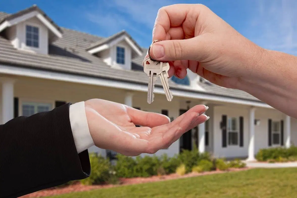 فروش یک قطعه زمین مسکونی با موقعیت عالی
