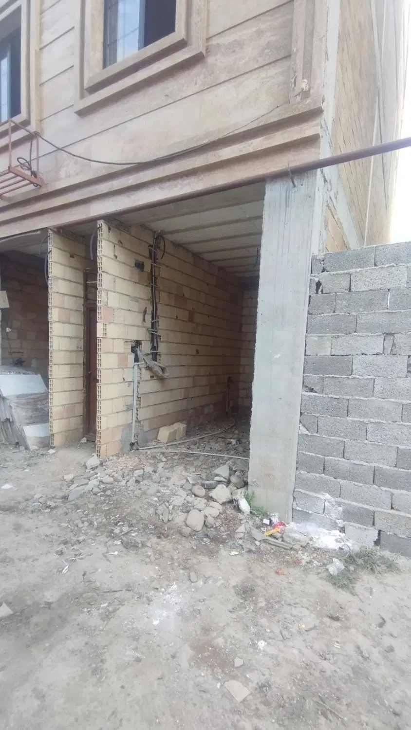 یک باب مغازه در بهترین موقعیت_ بر اصلی خ ایران