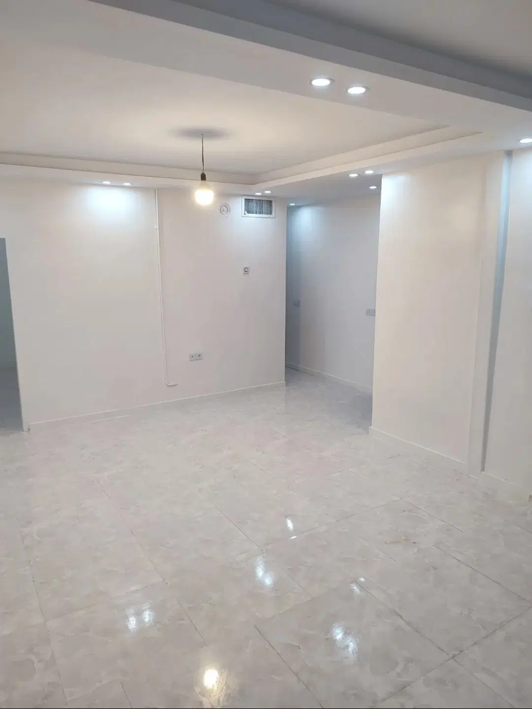 اپارتمان کامل بازسازی شده و شیک
