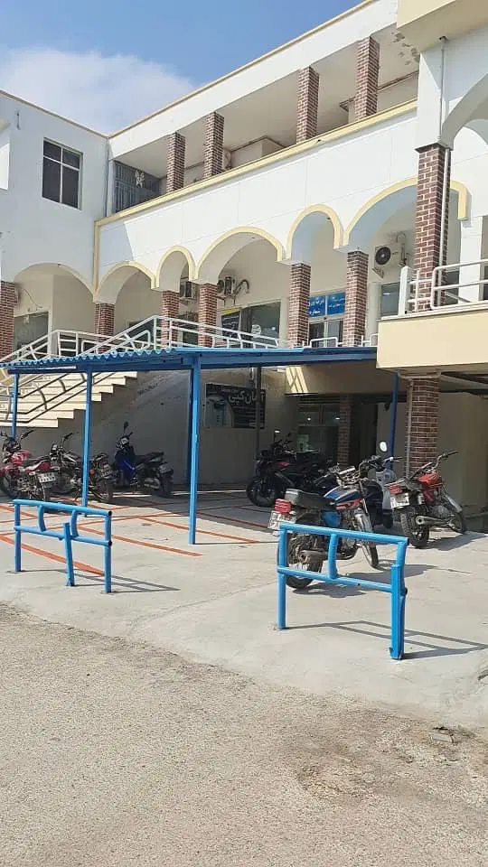 مغازه تجاری بر خیابان پشتی فردوسی