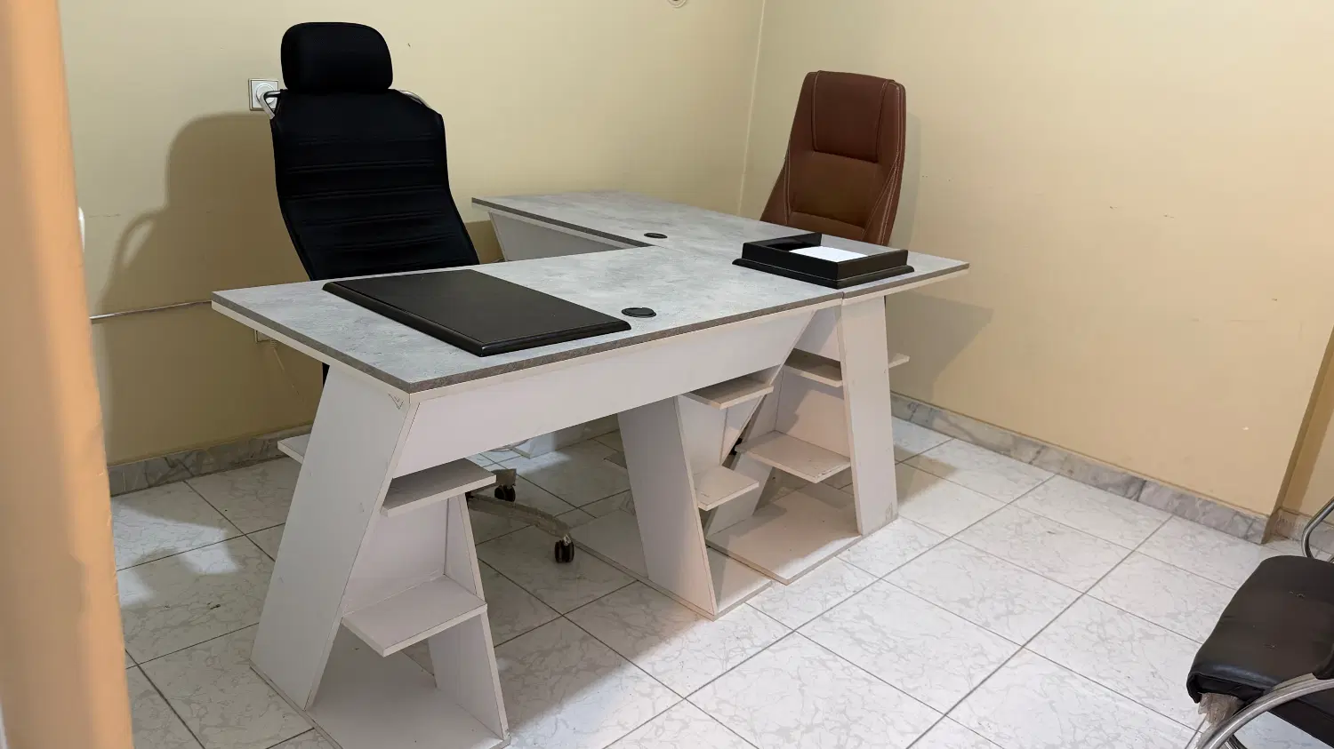 اجاره فضای کار اشتراکی