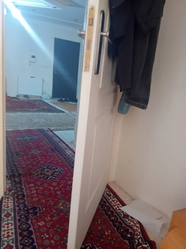 همخونه تمیز وبااخلاق وغیرمعتاد