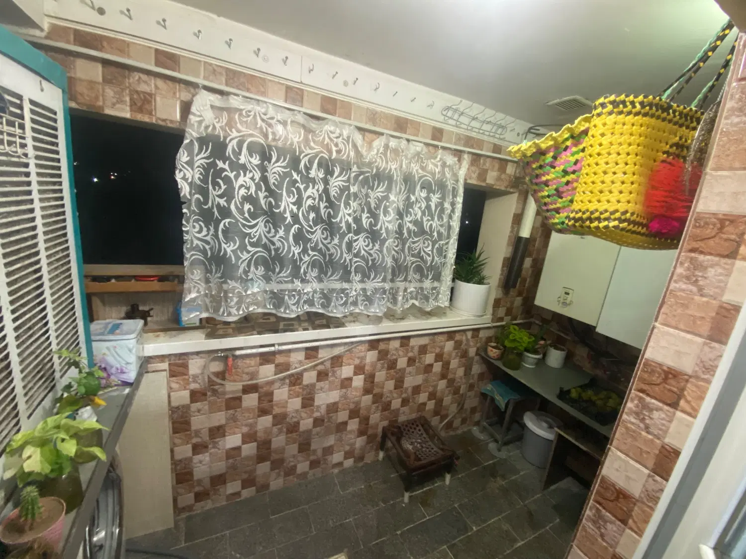 اجاره آپارتمان ۹۳ متری گل نرگس