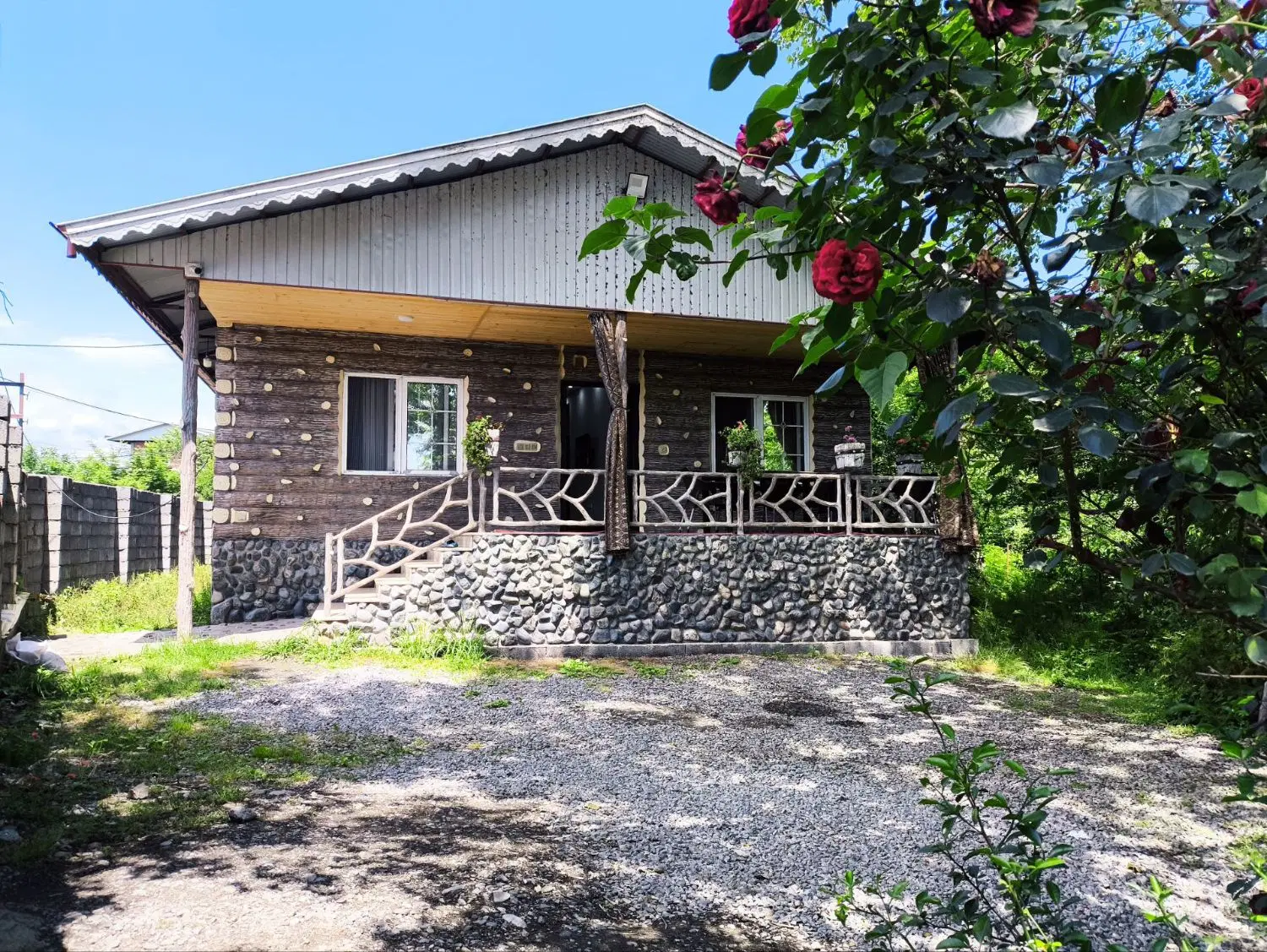 ویلای جنگلی لب رودخانه گیسوم