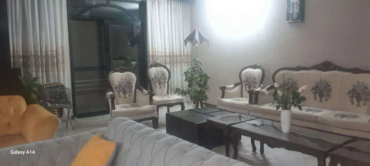 اپارتمان ۱۳۰ متری اول ورودی امیریه