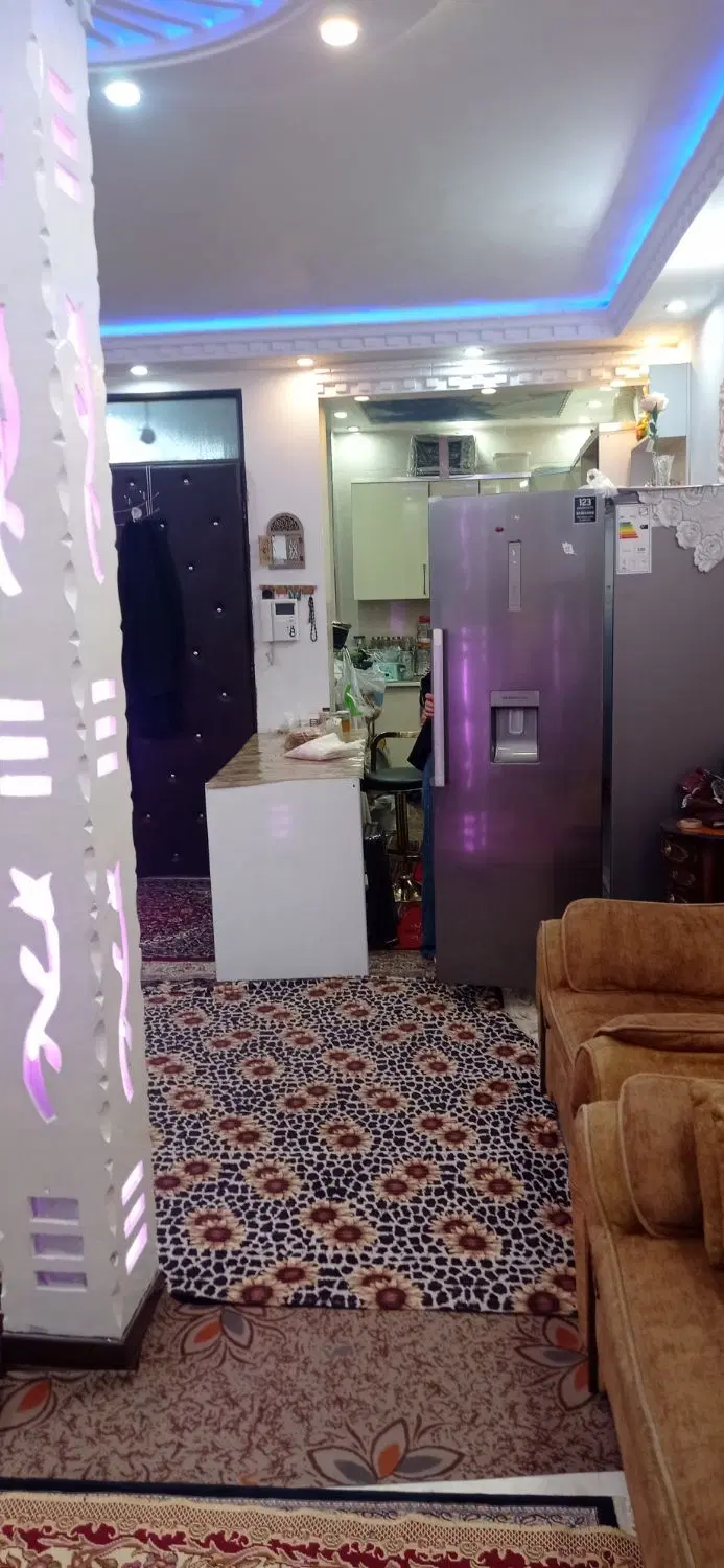 خانه ویلایی با مغازه برخیابان