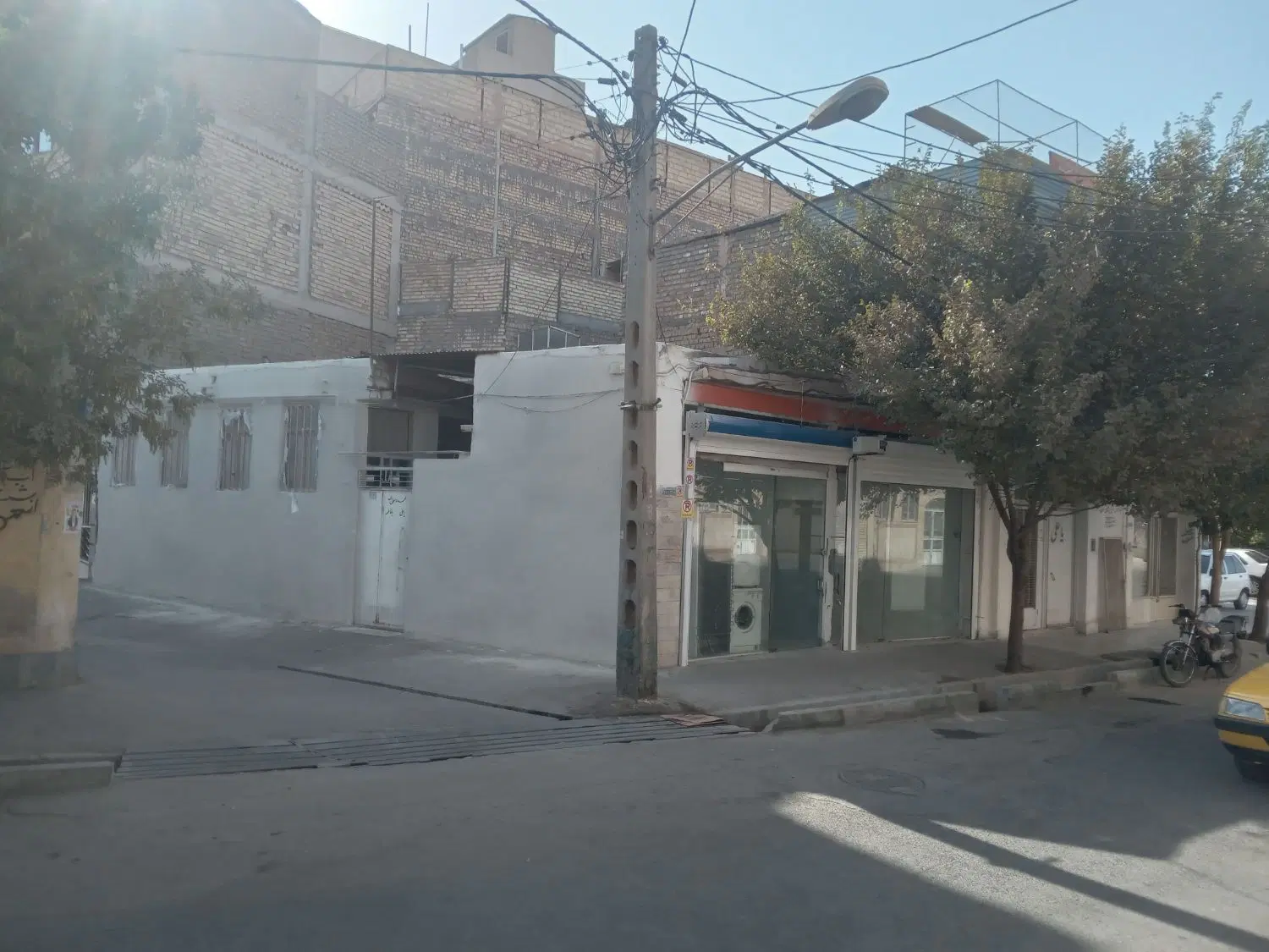 ملک فروشی