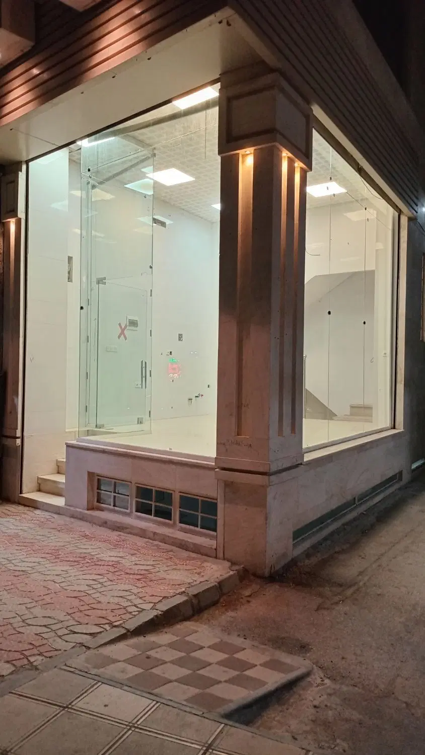 اجاره مغازه ۳۰ متری شیک در حاشیه۱۷ شهریور جنوبی