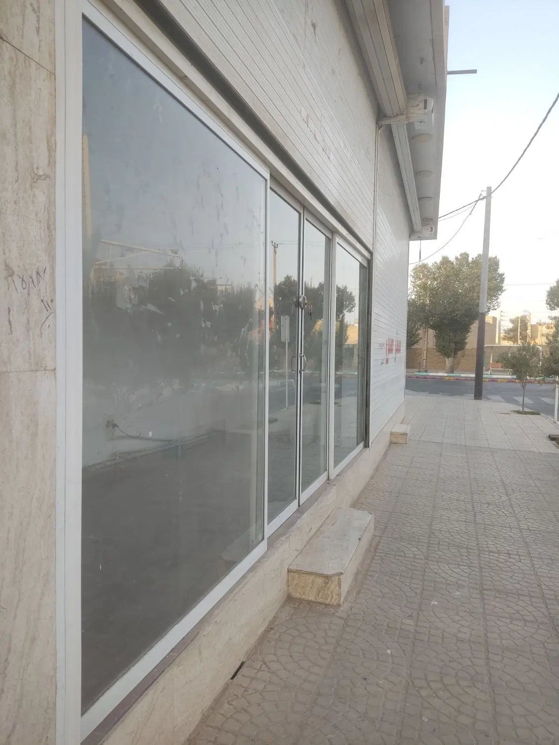 اجاره مغازه نبش خ کاشانی بادید مناسب