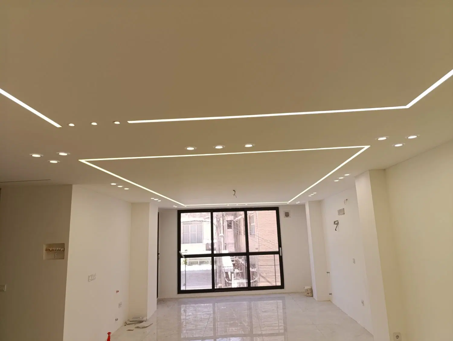 آپارتمان نوساز اطلسی