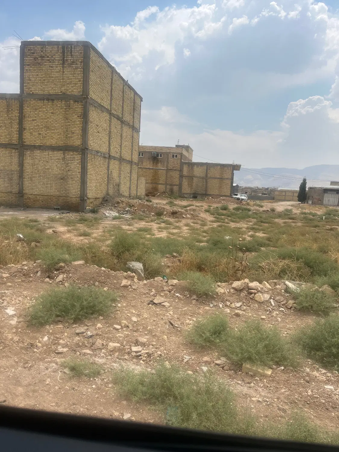 زمین مسکونی