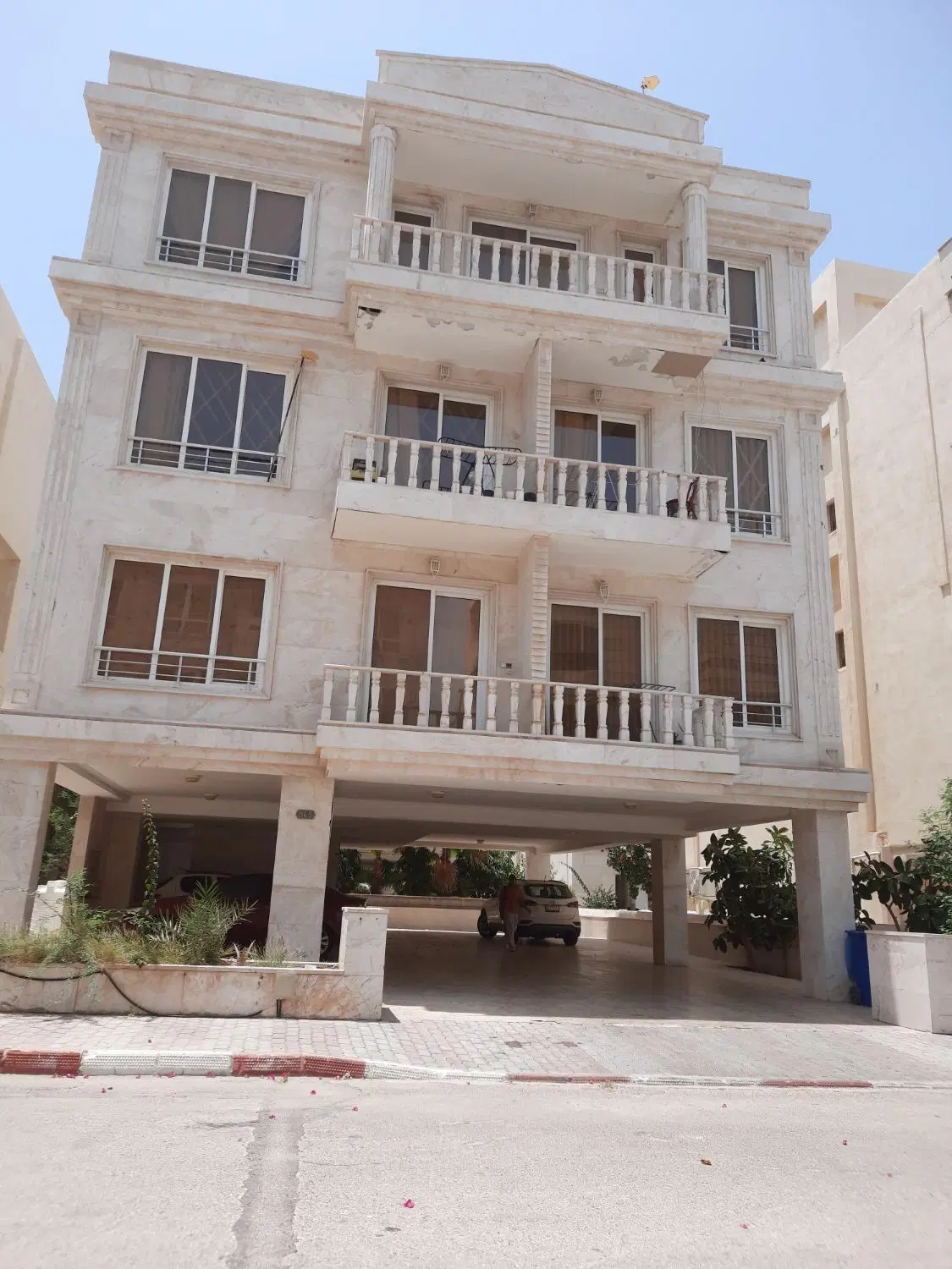 نوبنیاد۳آپارتمان ۲خواب روبه نما