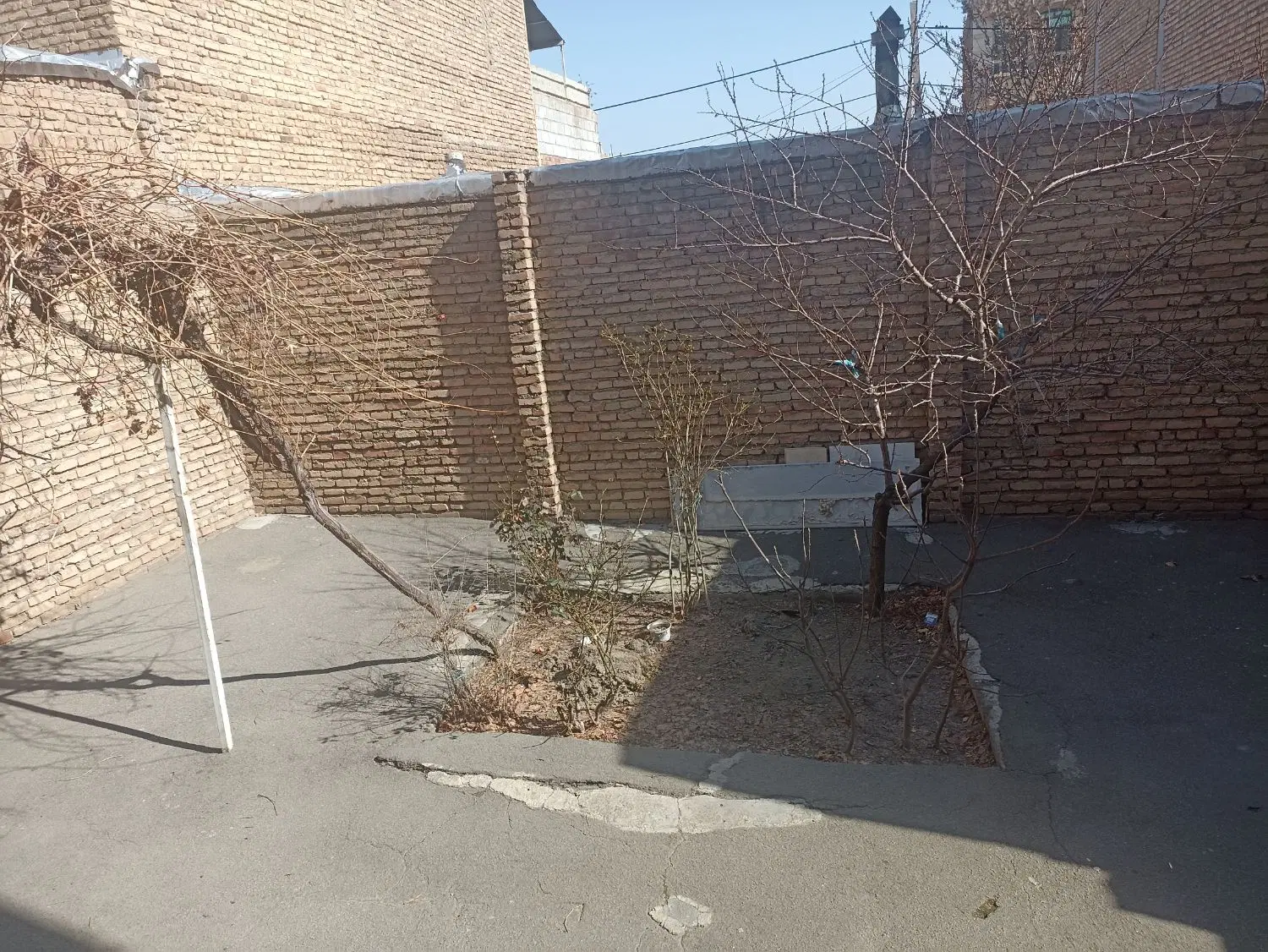 خانه 200متری اسکلت فلزی دوطبقه راه جدا داخل کوچه