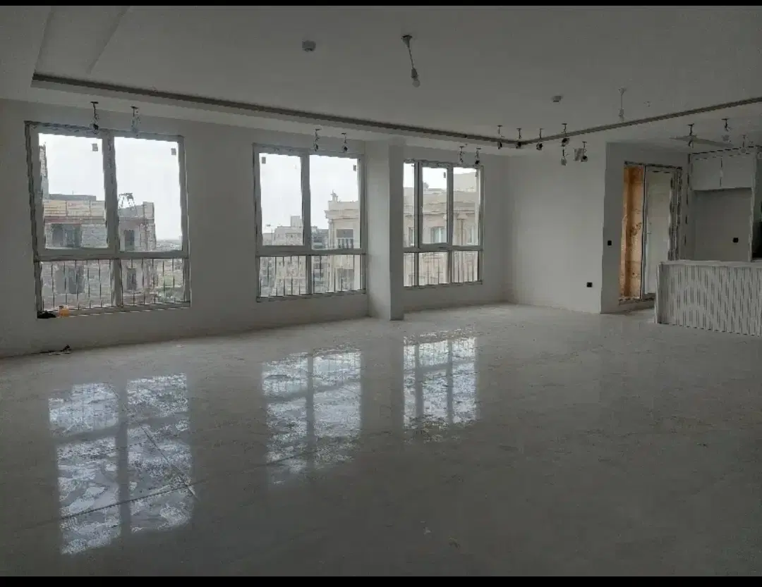 ۹۰متر_تاپ لوکیشن_نورگیر