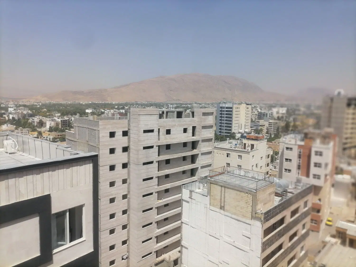 فروش فوری واحد 230متری تک واحدی تراس قابل چیدمان