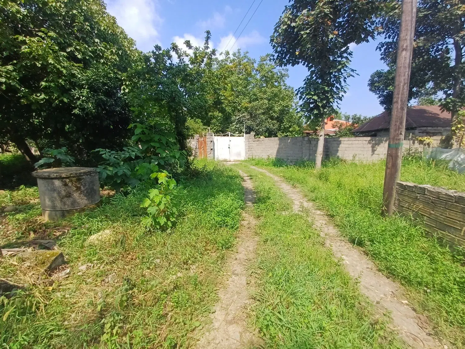 زمین مسکونی ویلای نیمه کاره ۲۸۰۰متری