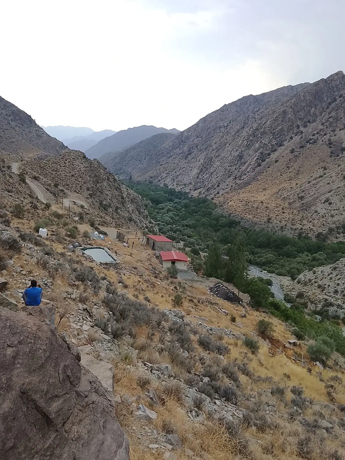 فروش خونه باغ دلفارد دروا ب طرف سرگدار