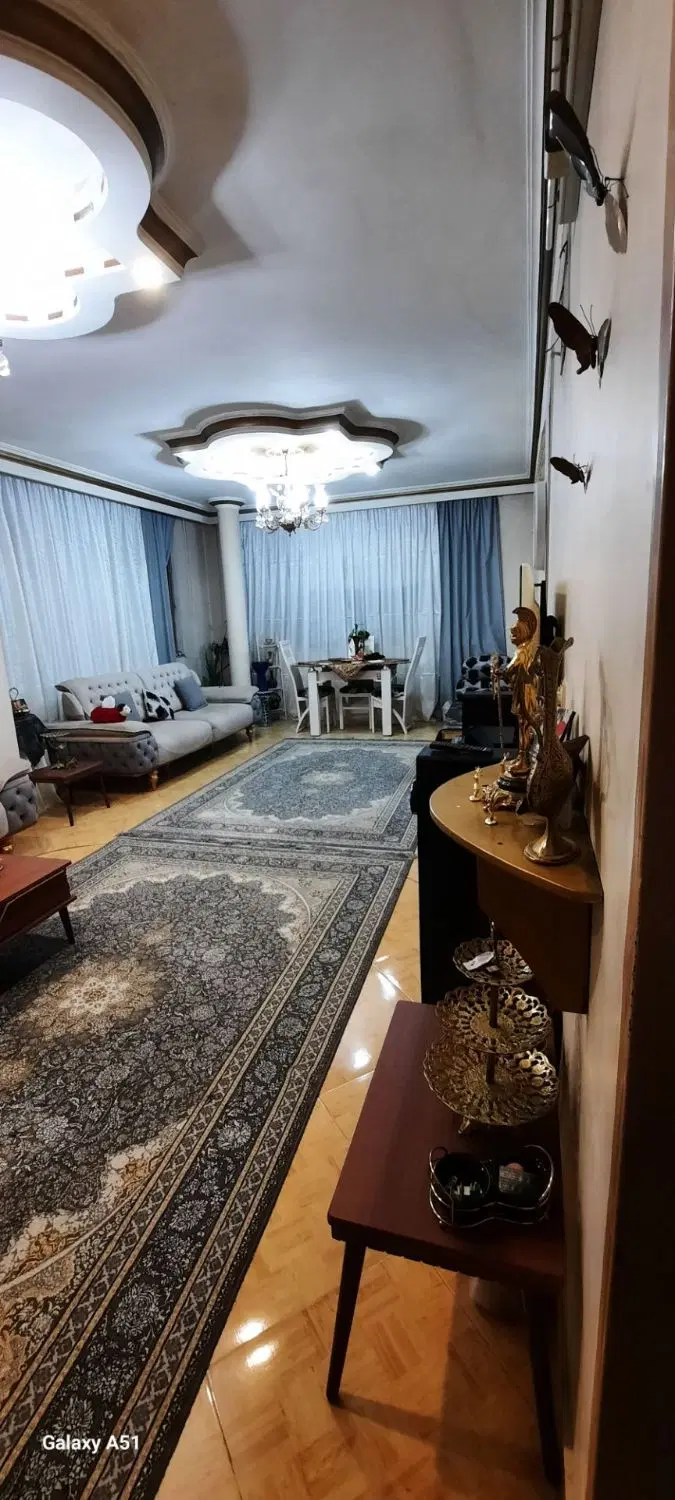 آپارتمان 2طبقه سردونبش بامغازه وپارکینگ