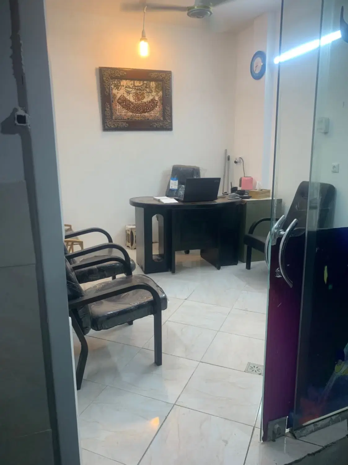 رهن کامل مغازه ۱۲ متری ۳۰۰ میلیون بدون اجاره