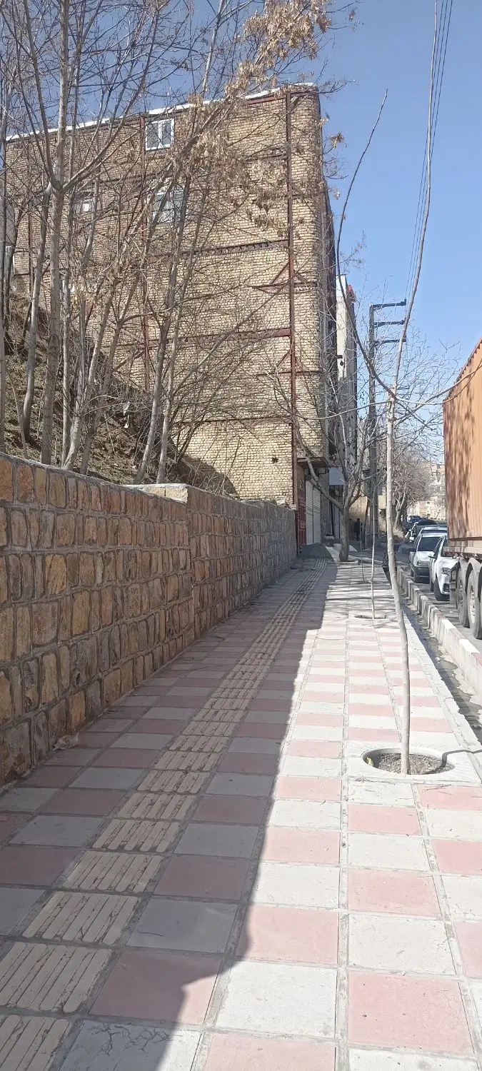 زمین تجاری و مسکونی دوکله روی بلوار کردستان