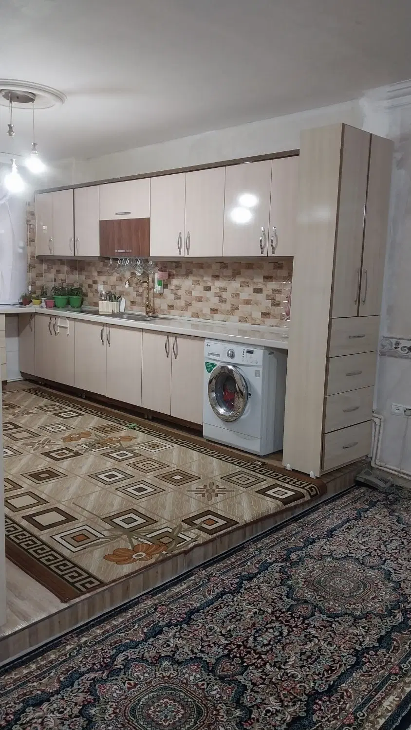 ۳طبقه ونیم آپارتمان تمام اسکلت