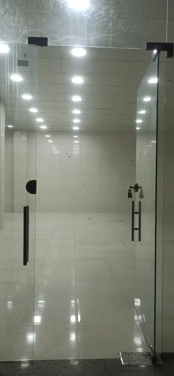 اجاره مغازه  دو دهنه بر خیابان معلم