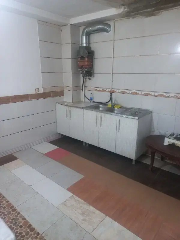 نیاز به همخانه خانم