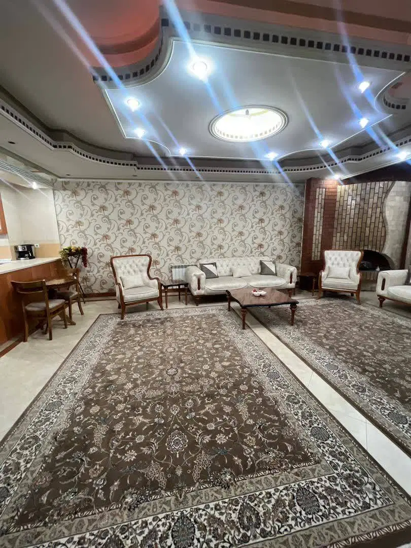 واحد ۱۰۵ متری روبه نما