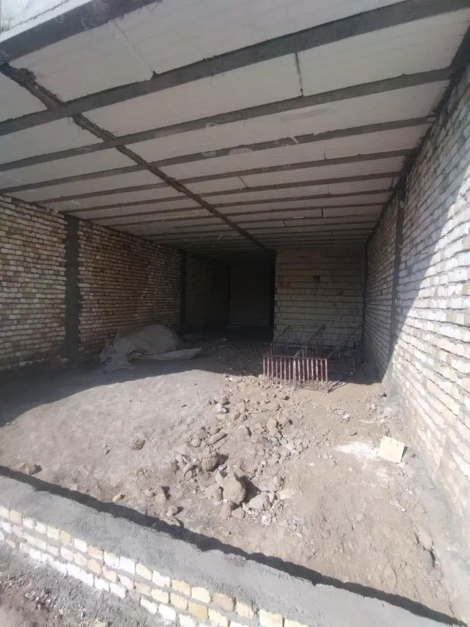 سفت کاری مسکونی راوند
