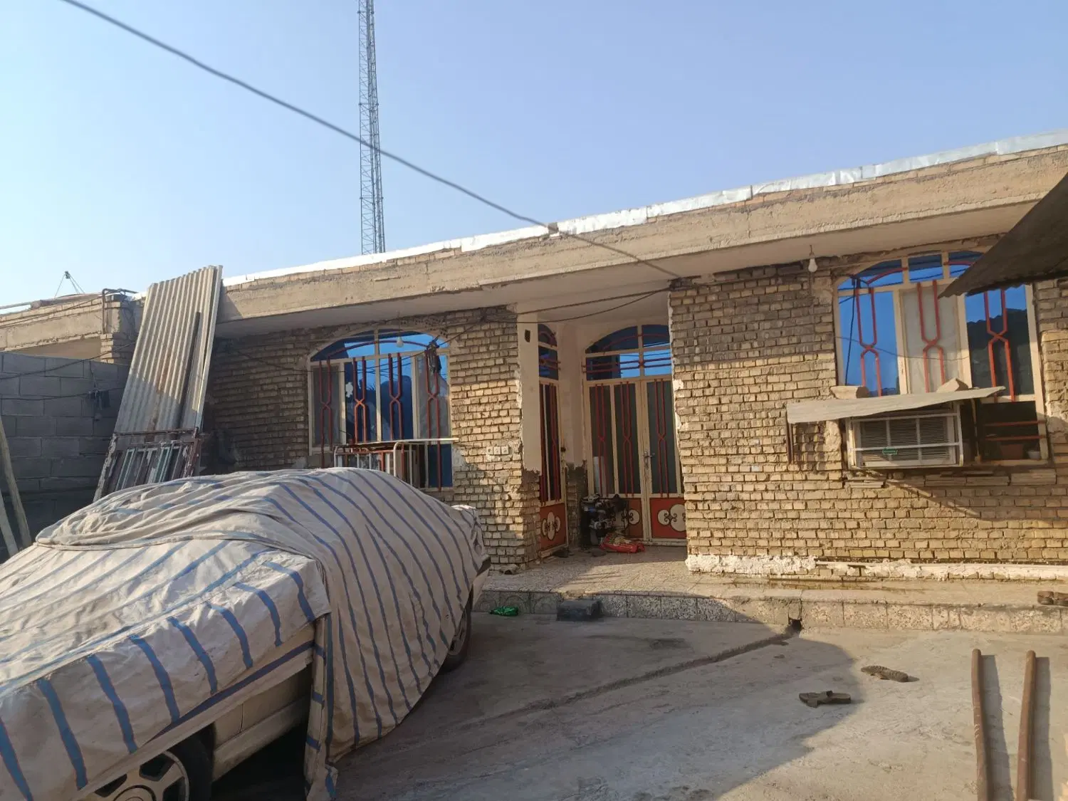 خانه فروشی سنجر (قلعه طوق )