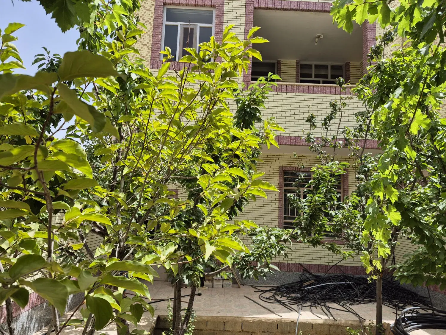 فروش منزل مسکونی در ۳ طبقه