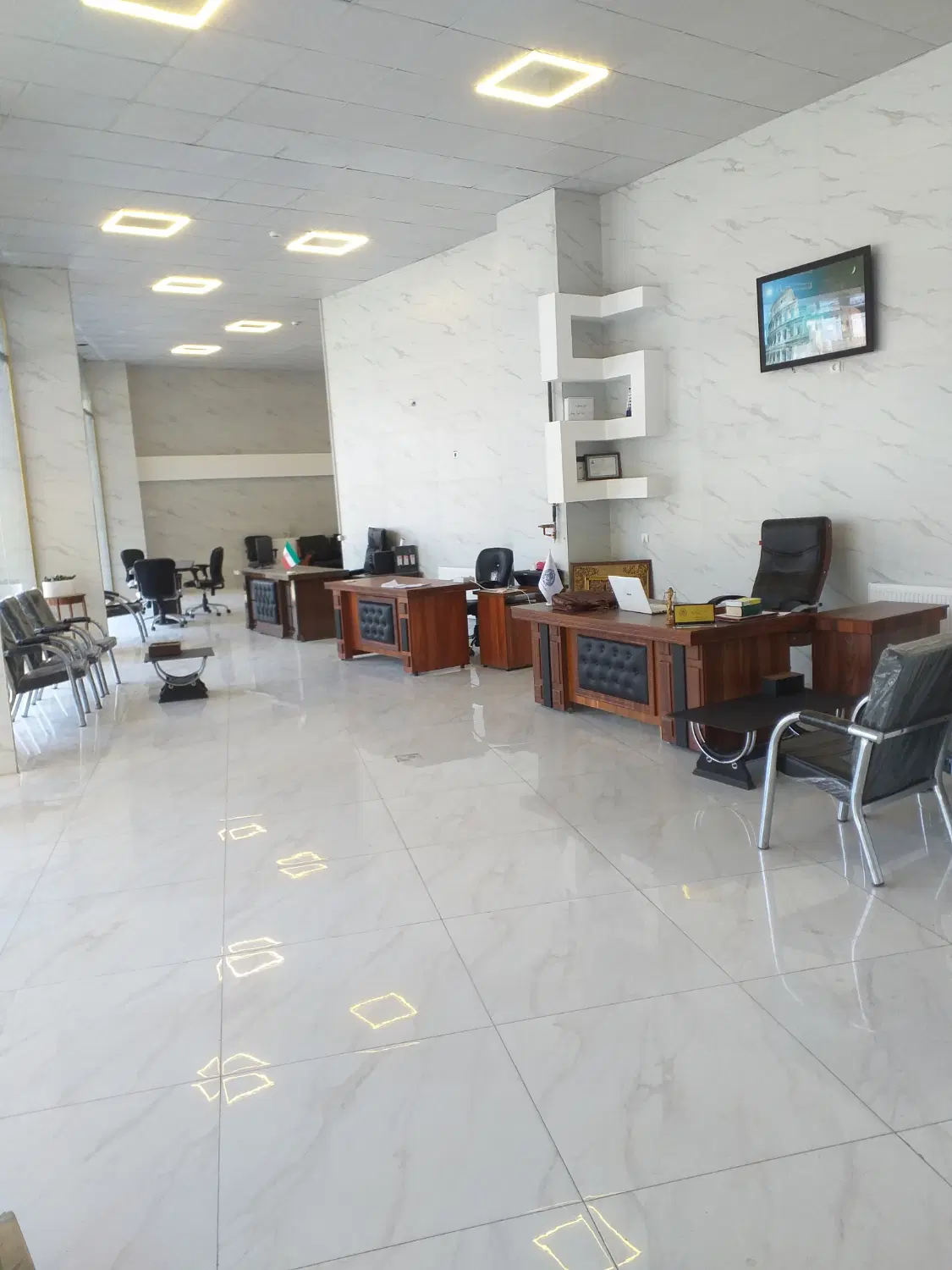 اجاره چندین واحد خدماتی و تجاری در نصر و مرزداران