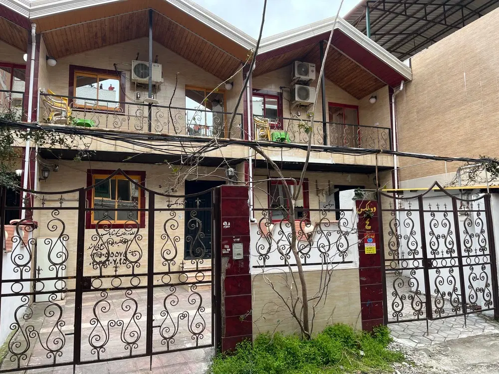 دوخوابه دوبلکس دربست همراه با پارکینگ