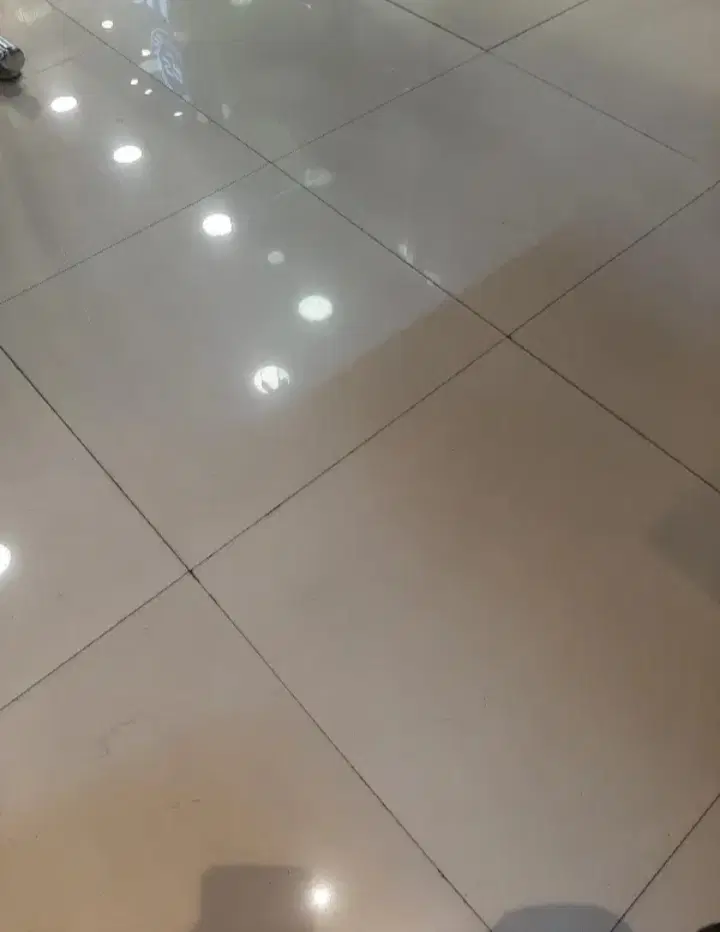 مغازه ۱۲متری پاساژجیهون ط دوم