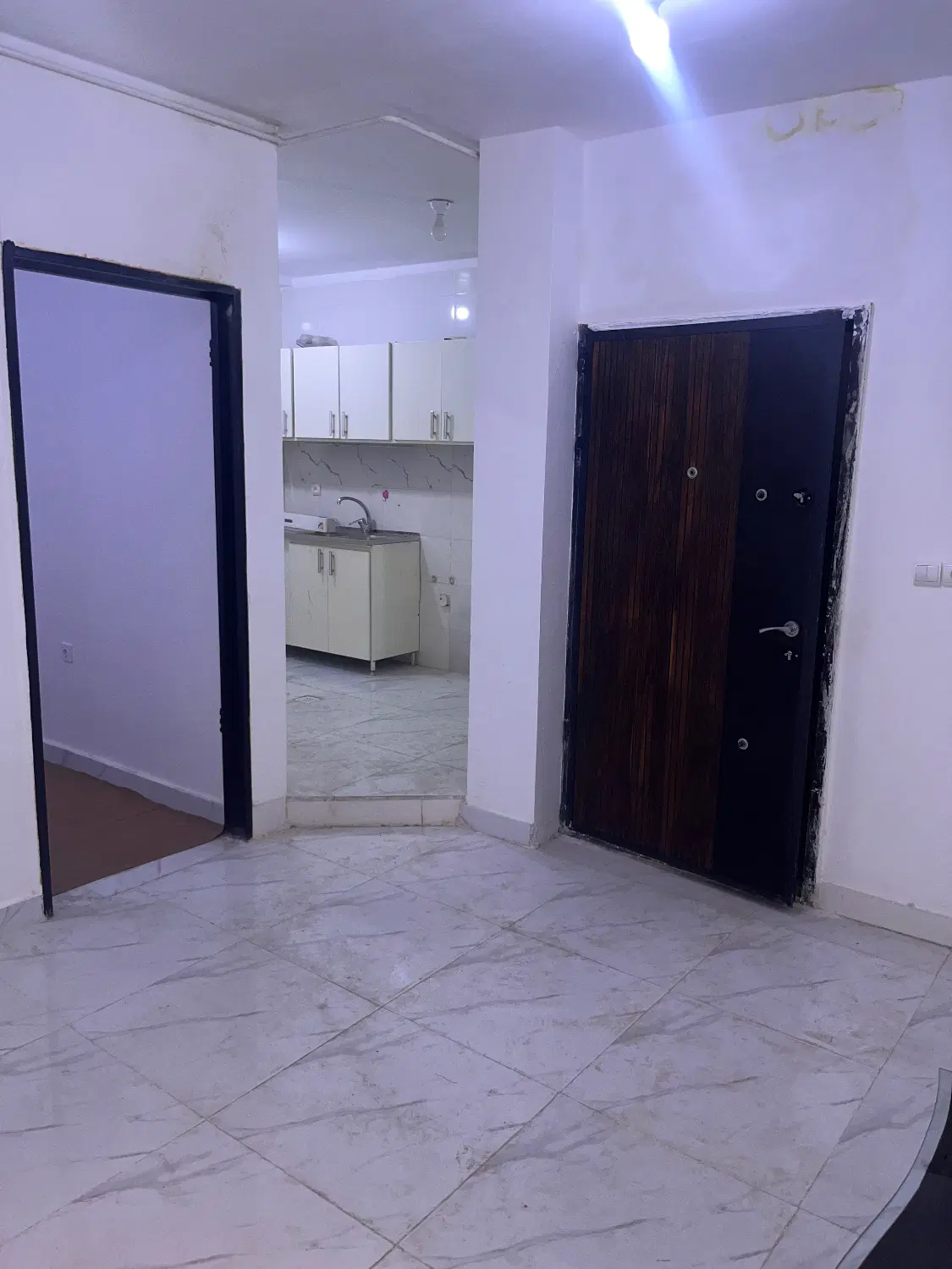 فروش مغازه ۸۰متری و دو واحد مسکونی ۵۵ متری