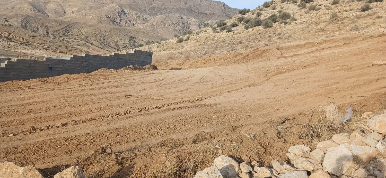 یه قطعه زمین به مساحت ۱۴۰متر