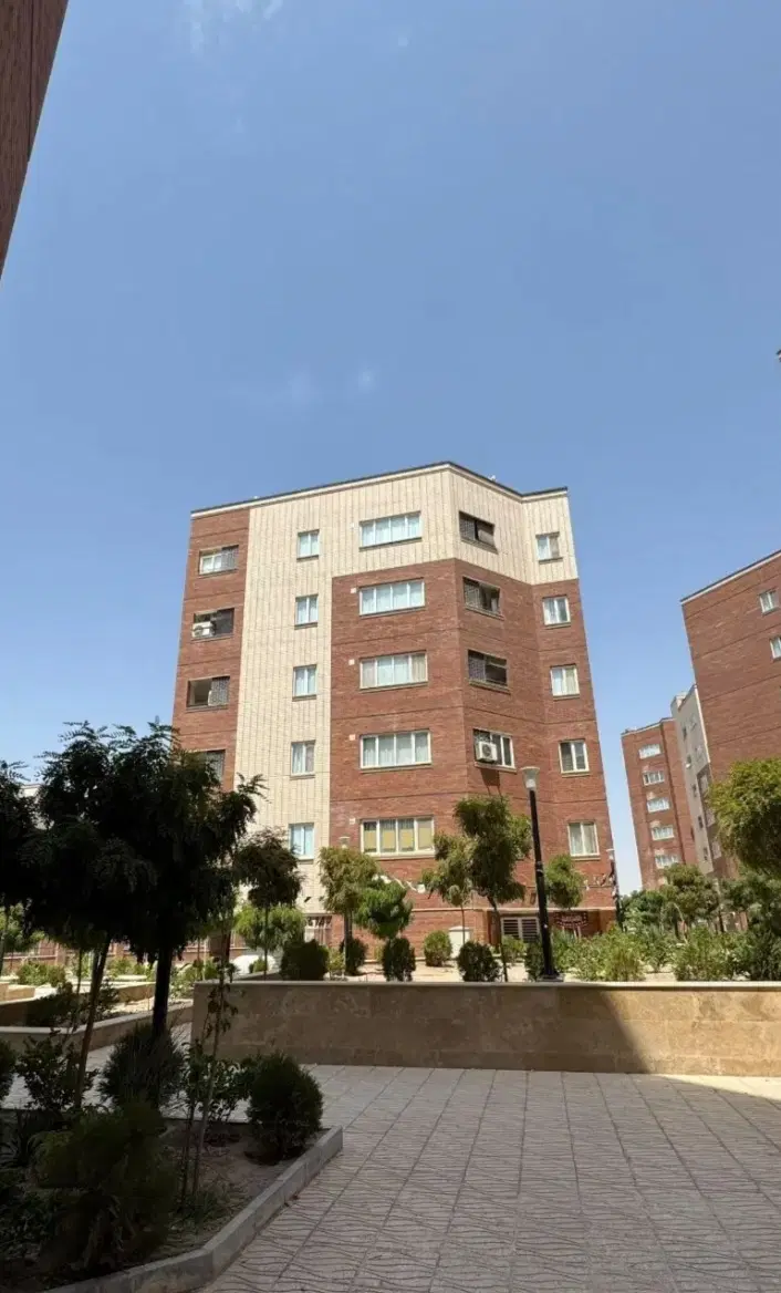 واحد ۹۲ متر نوساز