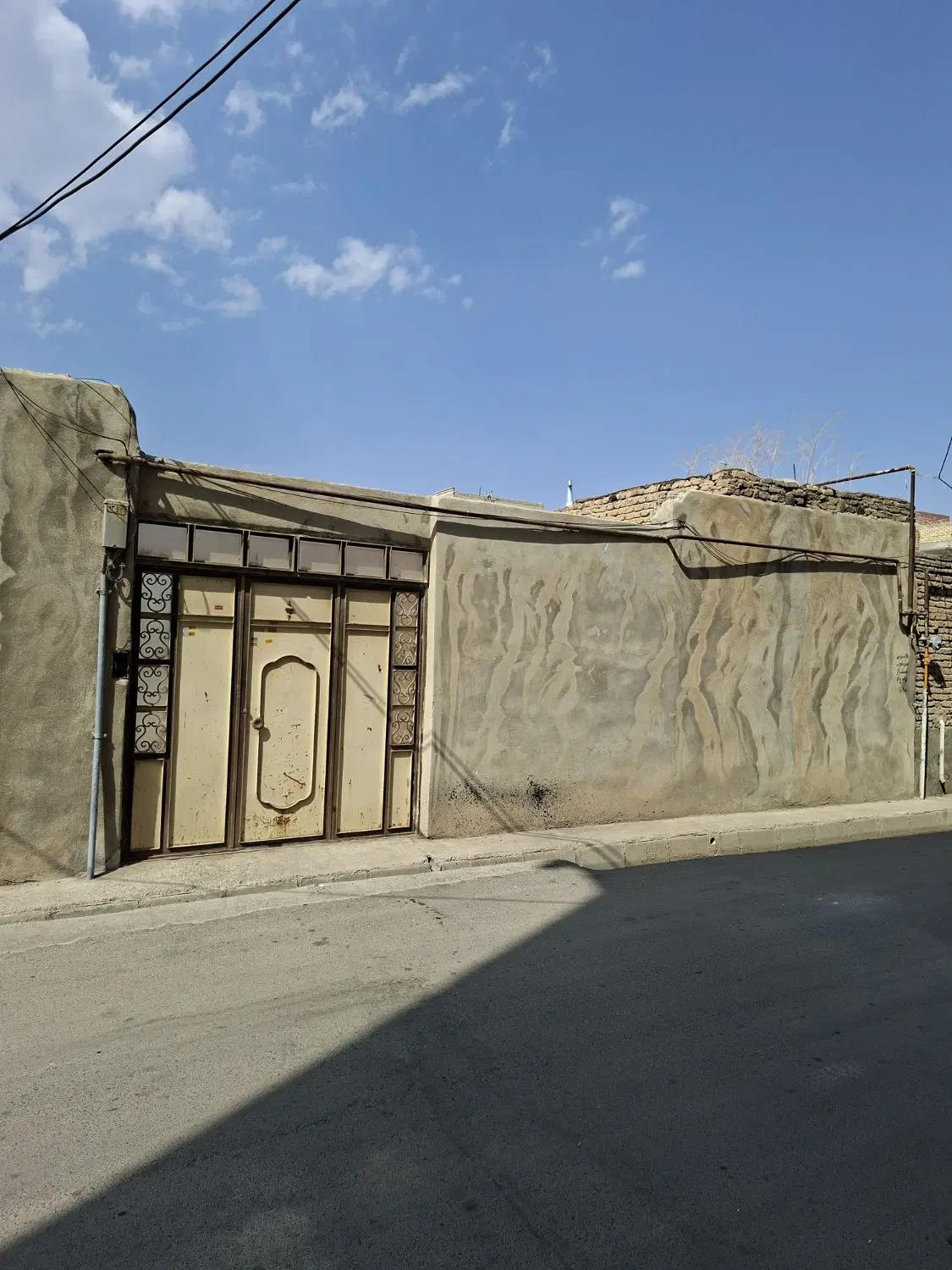 ساختمان کلنگی قابل سکونت