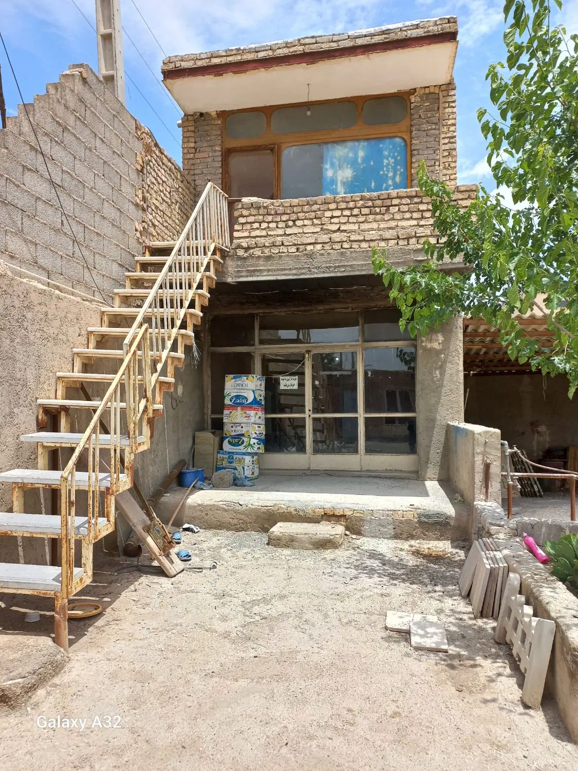 اجاره انبار ۱۳۰۰متری با آب و برق و گاز و تلفن
