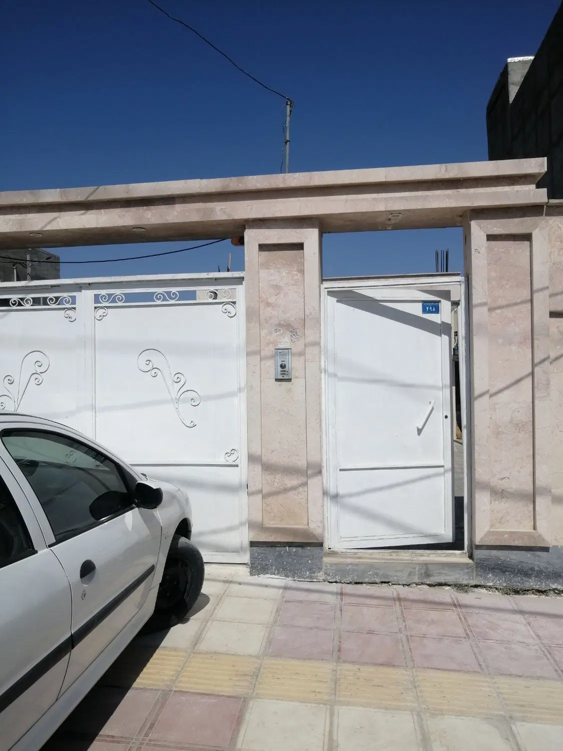 یک واحد منزل مسکونی ویلایی